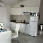 Viktoria Apartmán Vir