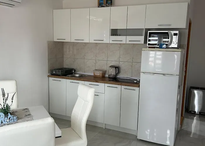 Viktoria Apartman Vir