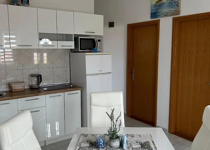 Apartman Viktoria Vir